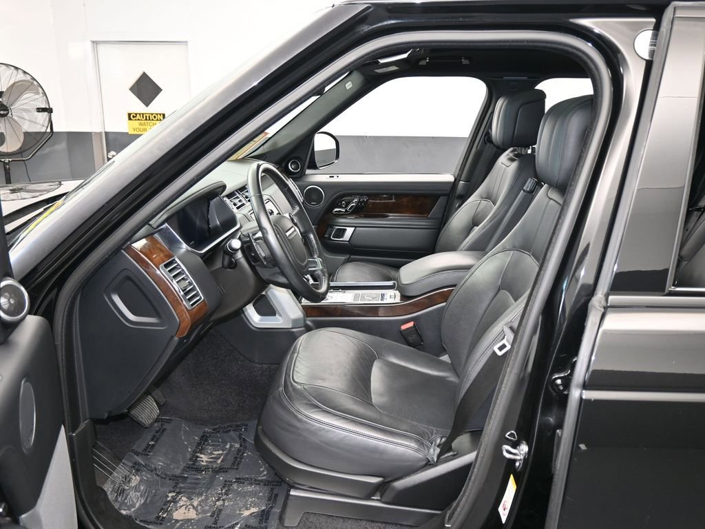 Used 2020 Land Rover Range Rover HSE image 12