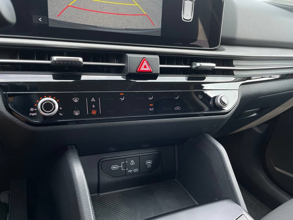 New 2026 Kia Sportage LX FWD image 18