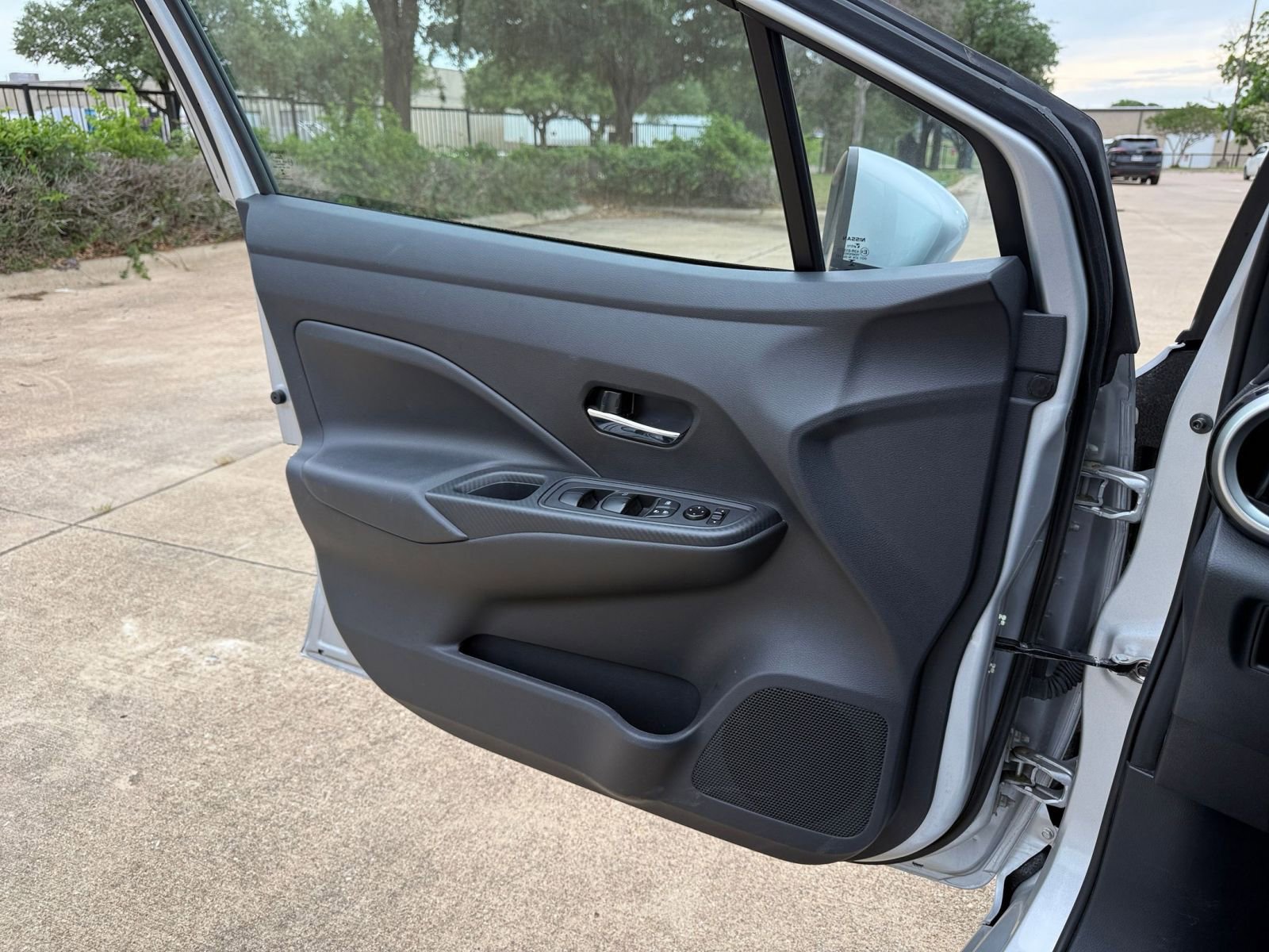 Used 2025 Nissan Versa SV FWD image 18