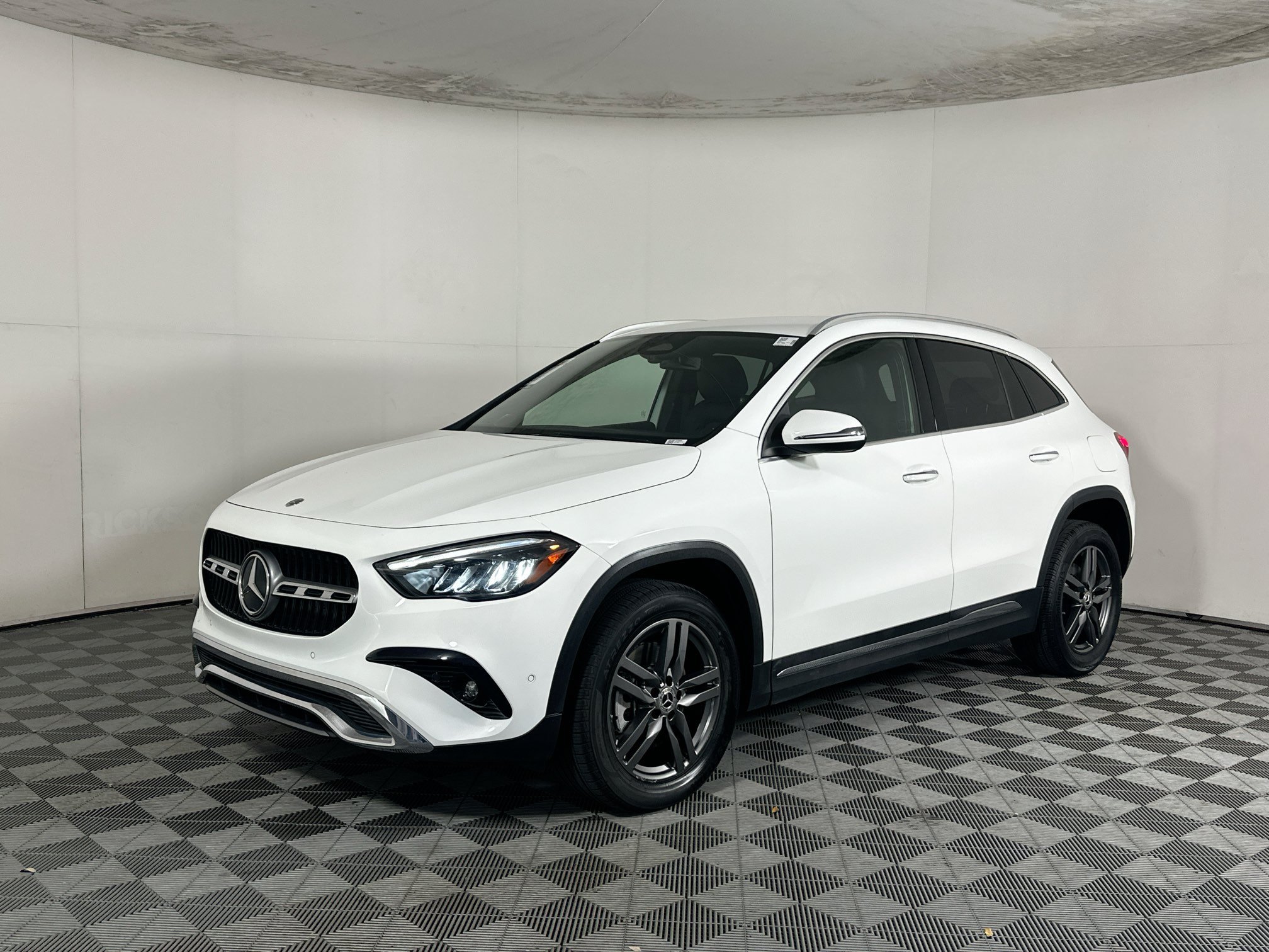 Used 2024 Mercedes-Benz GLA 250 image 7