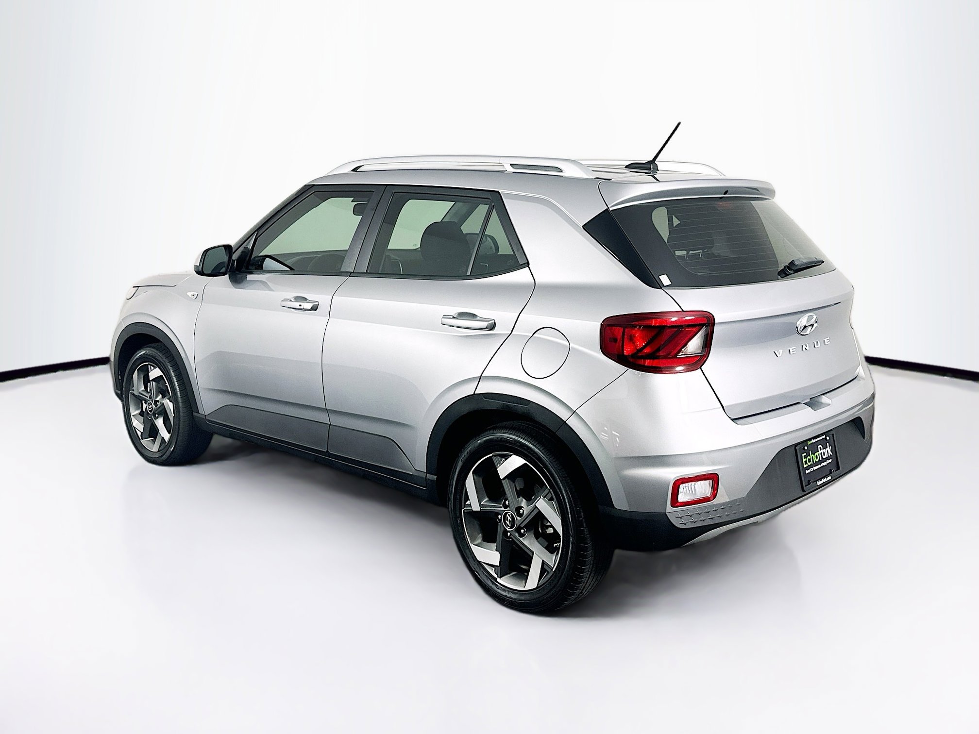 Used 2024 Hyundai Venue SEL image 5