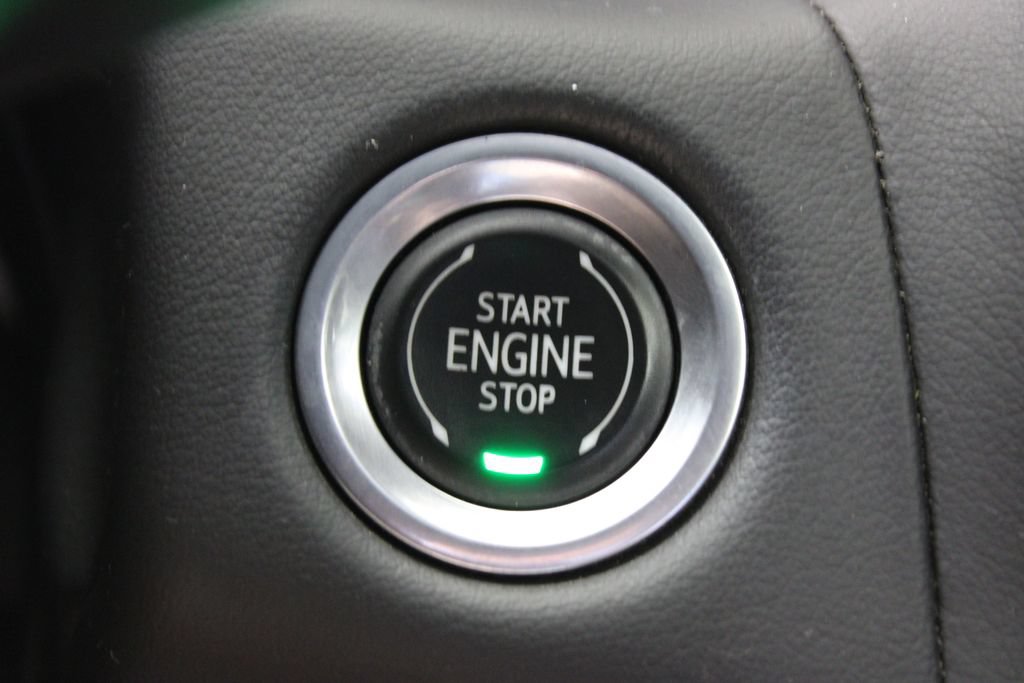 Used 2021 Chevrolet Tahoe RST w/ Luxury Package RWD image 12