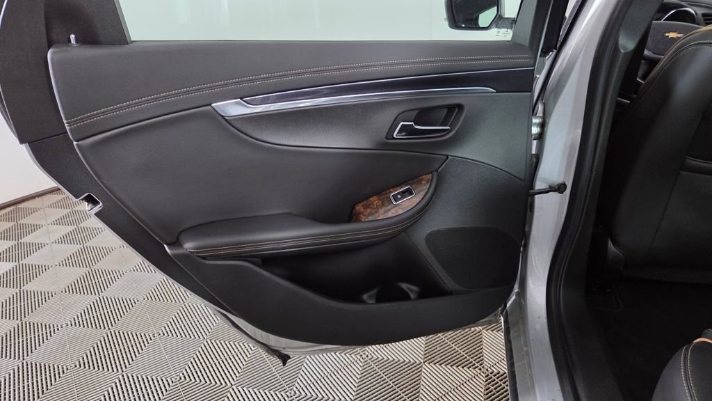 Used 2014 Chevrolet Impala LT w/ Premium Seating Package image 27