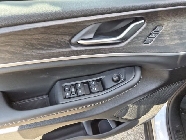 New 2025 Jeep Grand Cherokee L Limited image 17