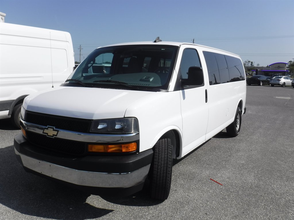Used 2020 Chevrolet Express 3500 LT w/ LT Preferred Equipment Group RWD image 22