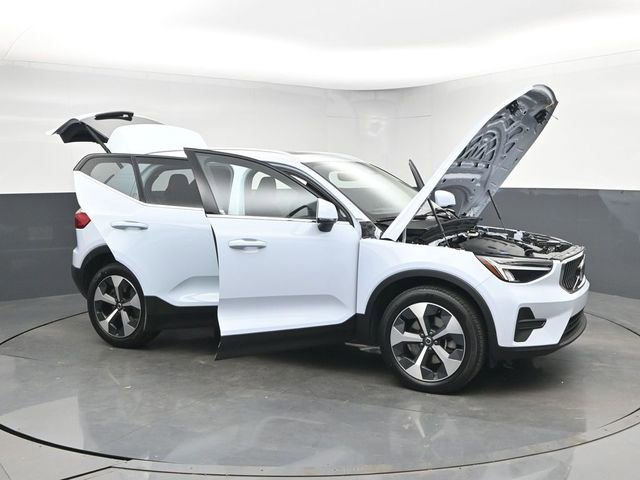 Used 2024 Volvo XC40 B5 Core AWD/4WD image 49