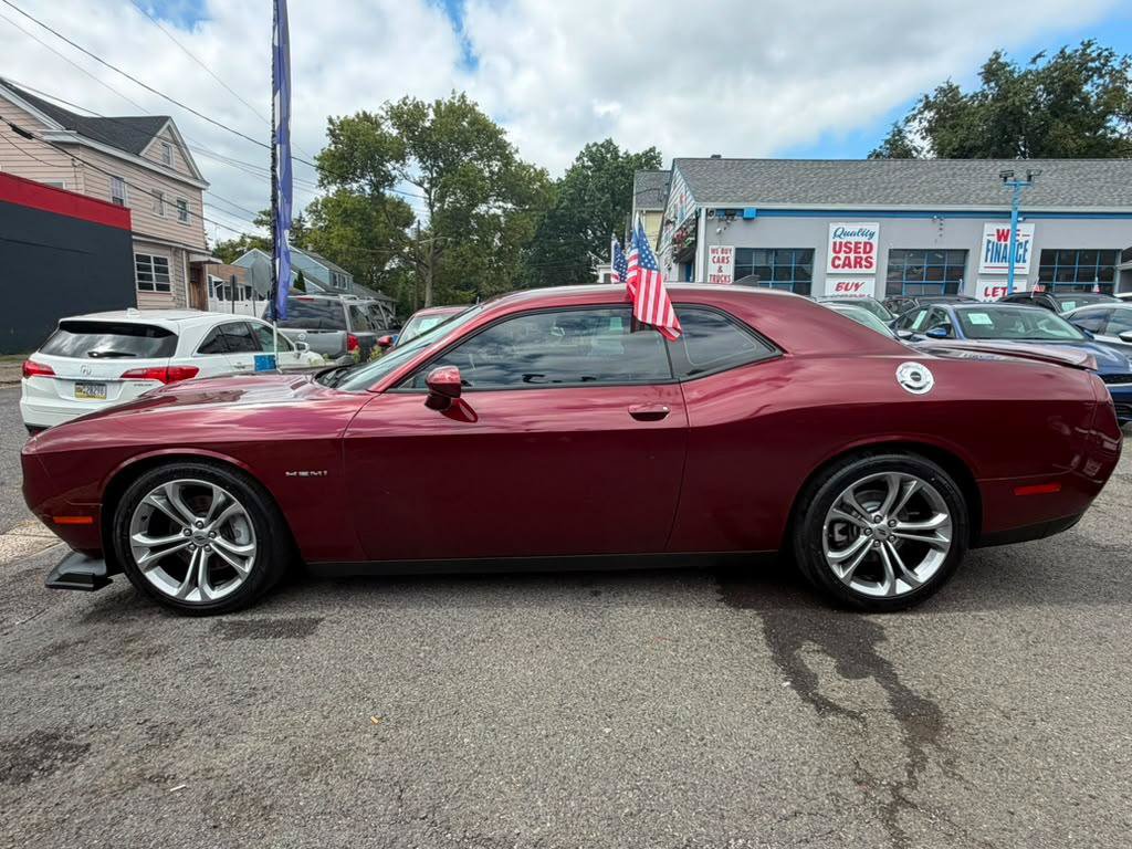 Used 2021 Dodge Challenger R/T RWD image 9