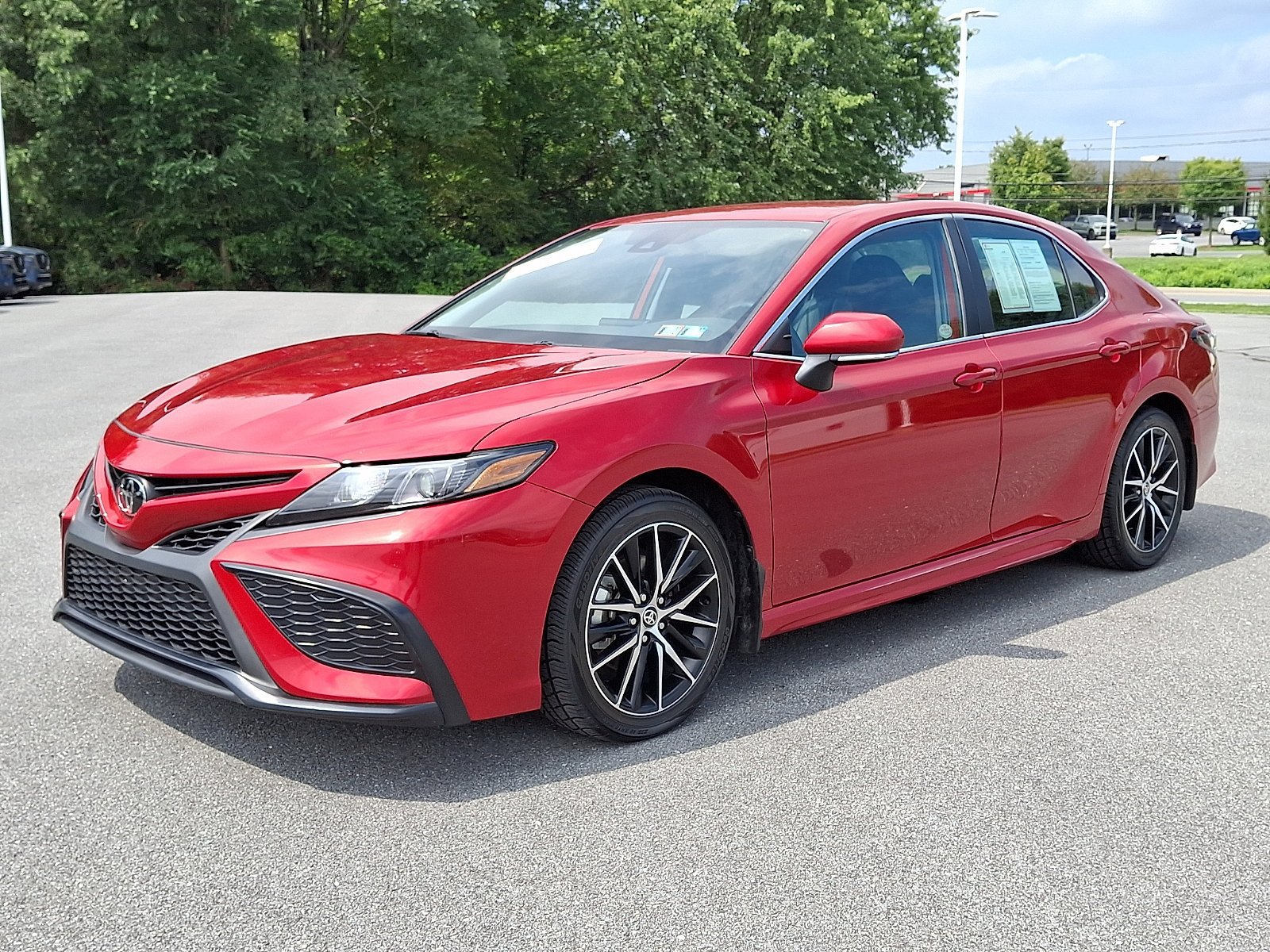 Certified 2024 Toyota Camry SE FWD image 3