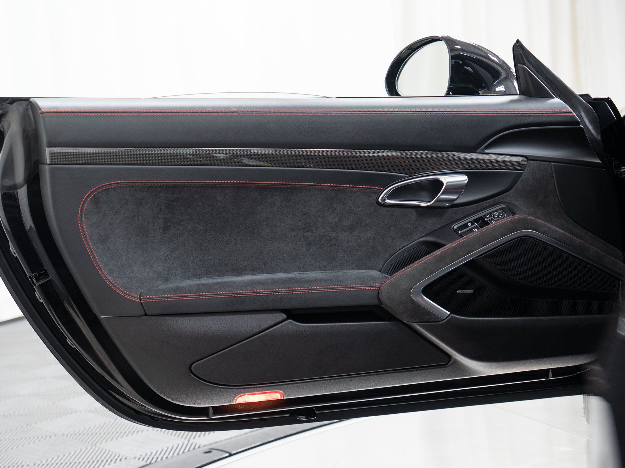 Certified 2018 Porsche 911 GT3 RWD image 17