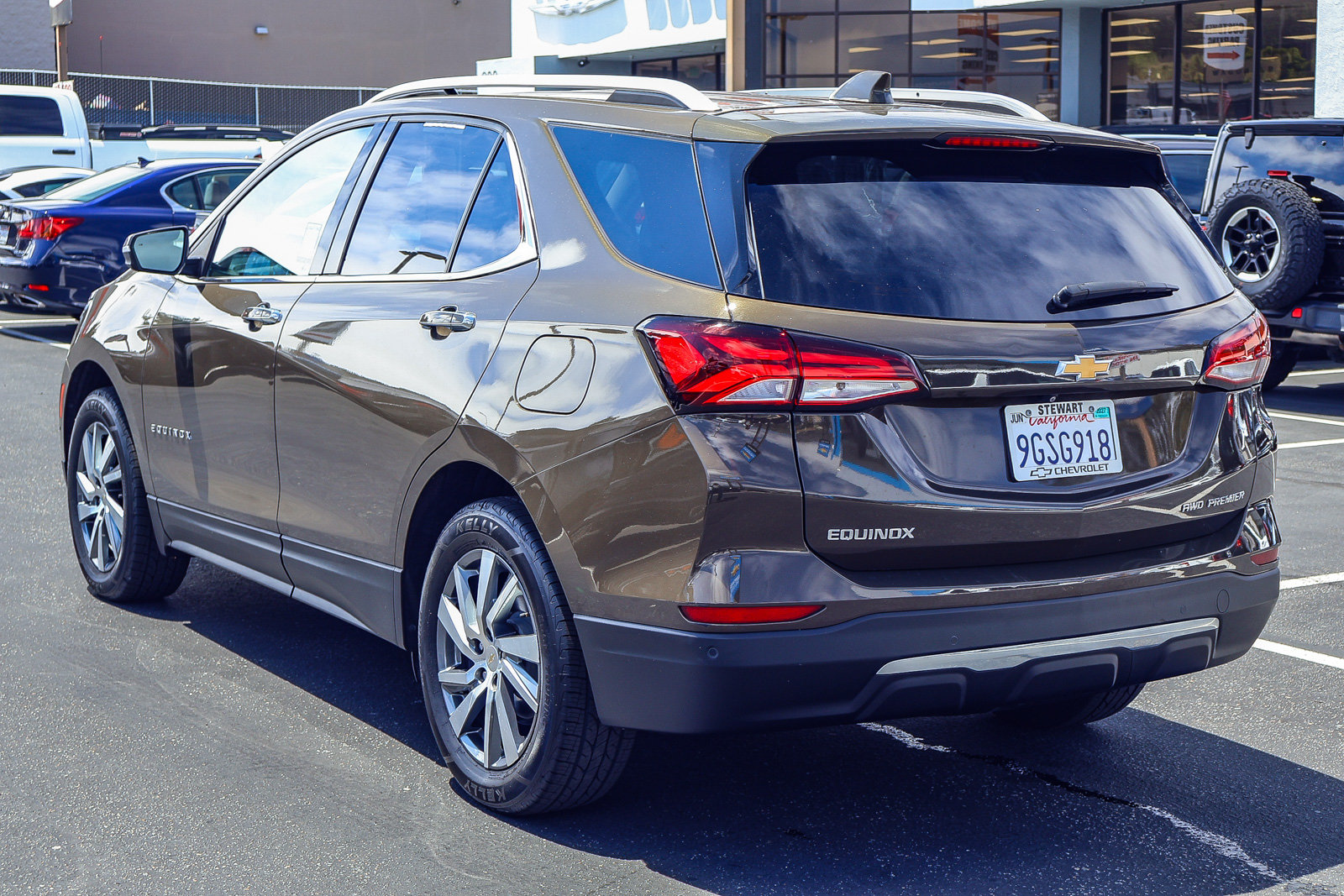 Used 2023 Chevrolet Equinox Premier AWD/4WD image 21