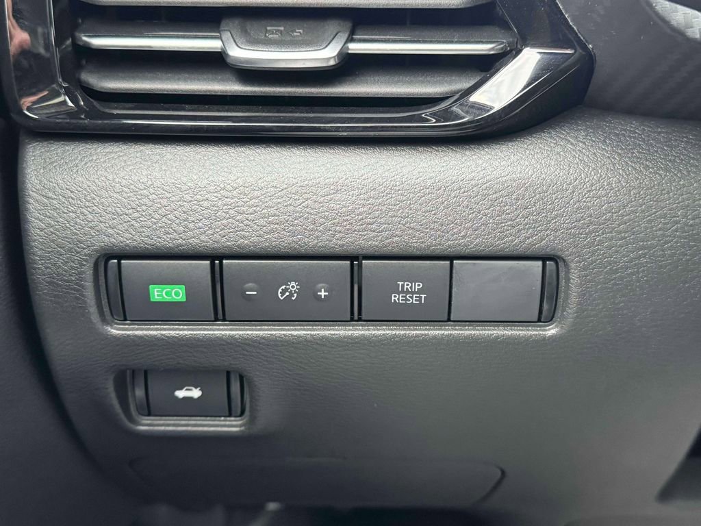Certified 2025 Nissan Sentra SR w/ SR Premium Package FWD image 21