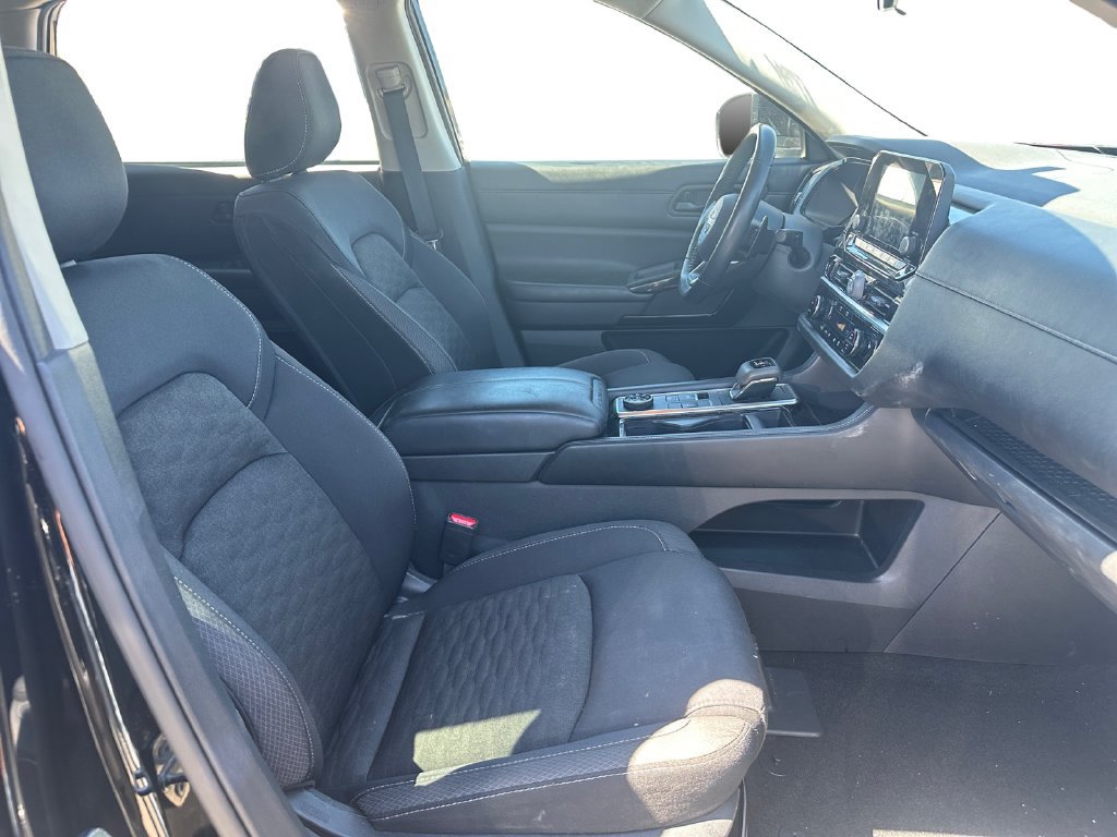 Used 2023 Nissan Pathfinder SV AWD/4WD image 14