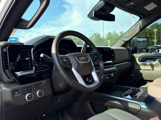 Used 2025 GMC Sierra 2500 SLT w/ SLT Premium Package AWD/4WD image 17