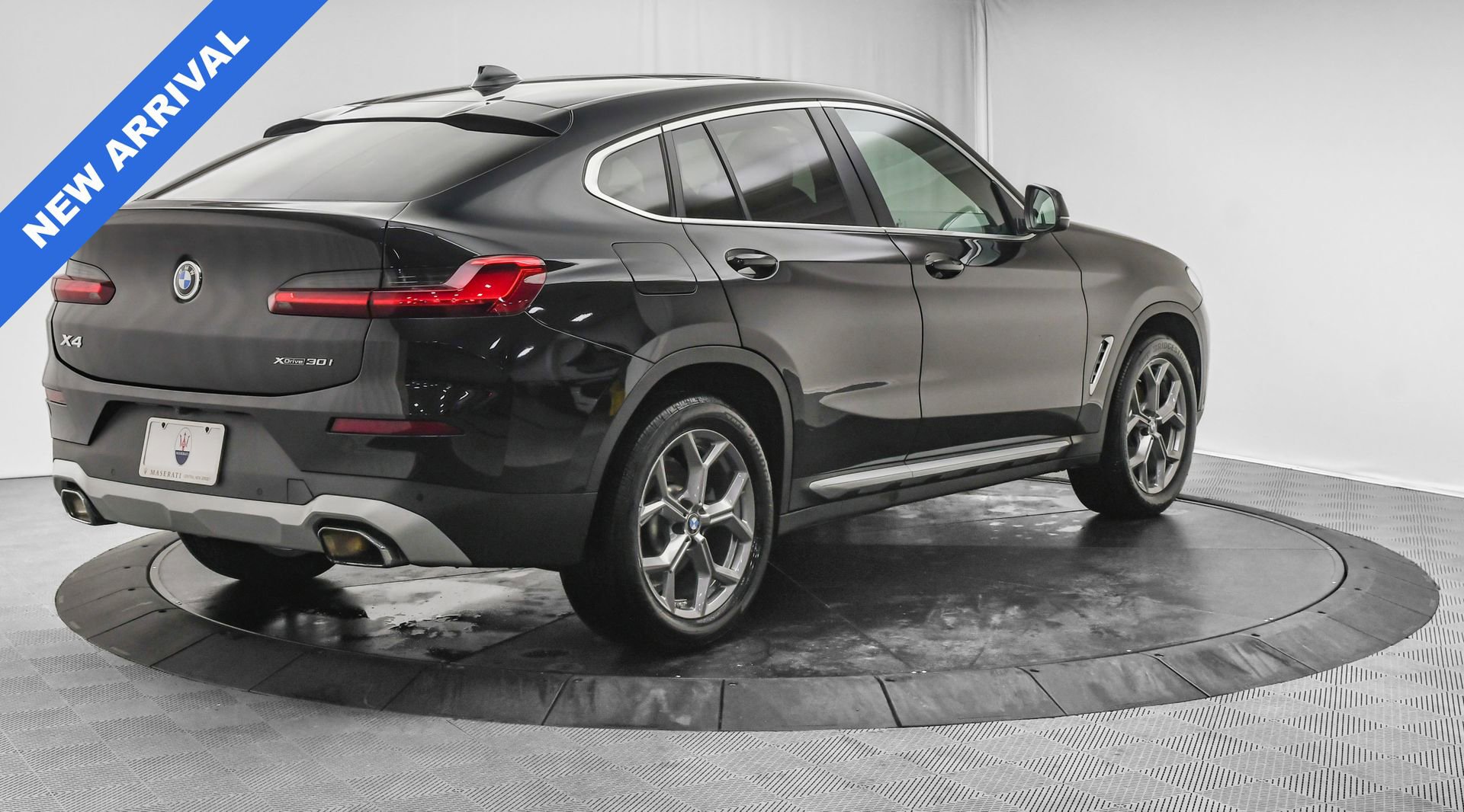 Used 2023 BMW X4 xDrive30i w/ Convenience Package image 9