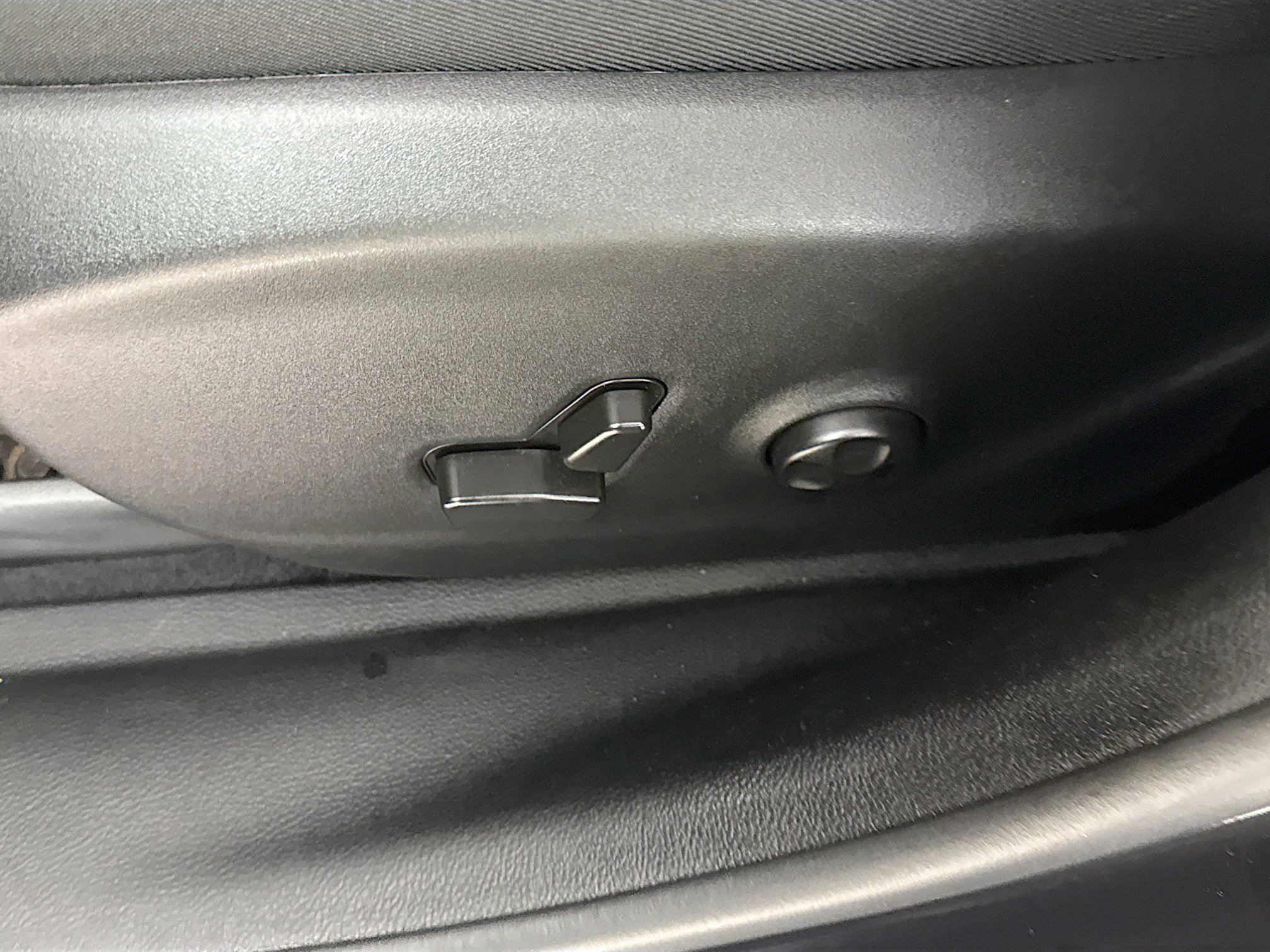 Used 2021 Jeep Cherokee Latitude Lux FWD image 22