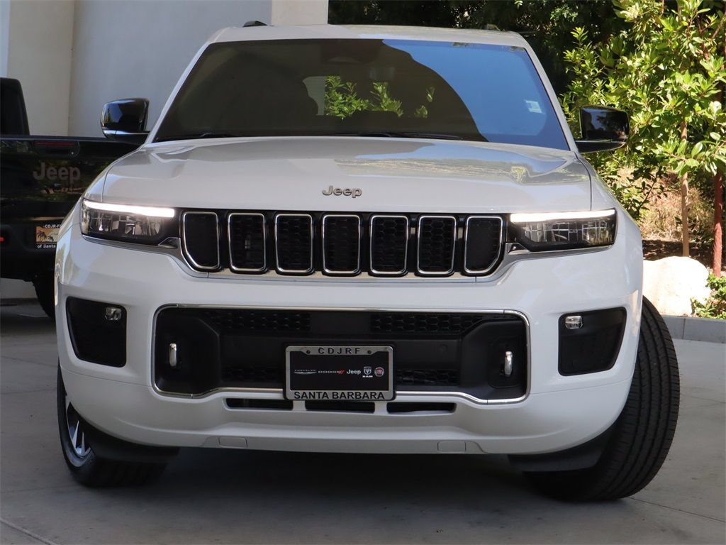 Used 2023 Jeep Grand Cherokee Overland w/ Luxury Tech Group IV RWD image 3