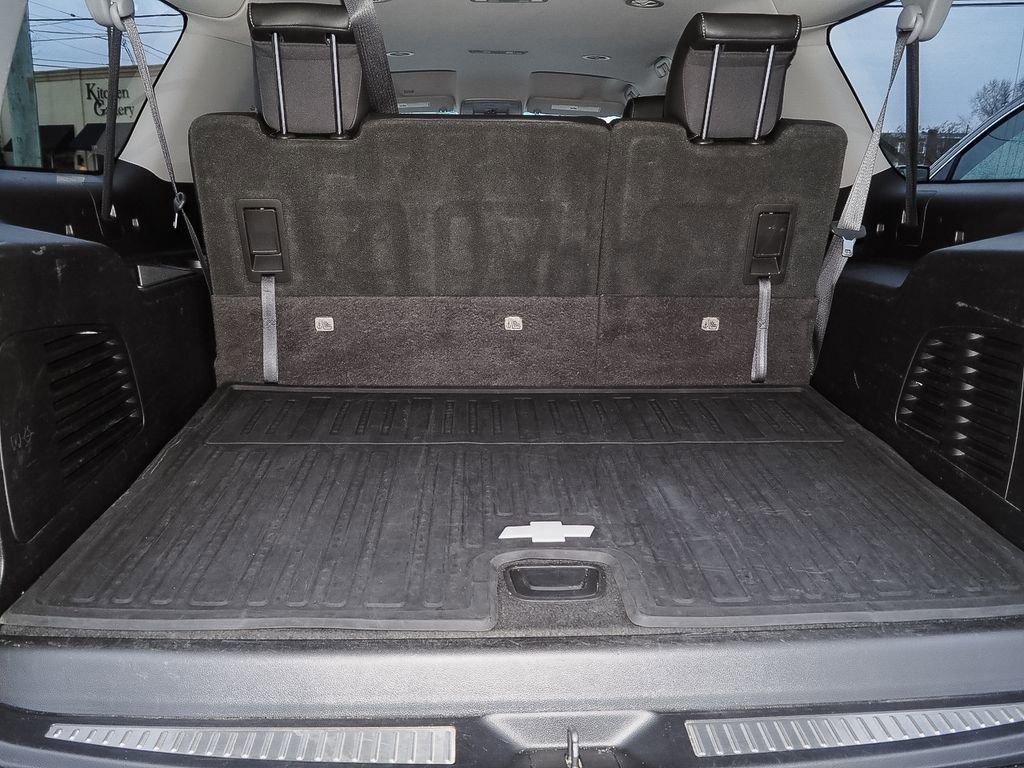 Used 2018 Chevrolet Suburban LT image 10