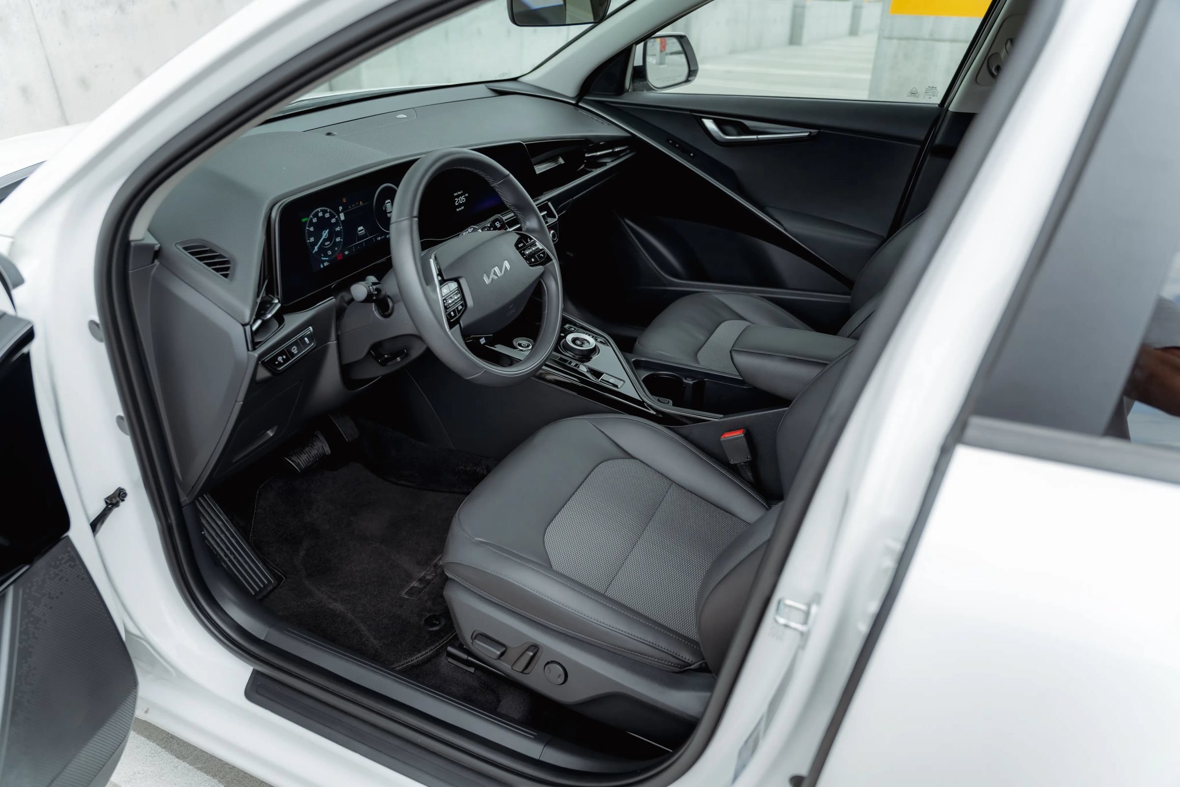 Used 2023 Kia Niro Wind FWD image 38