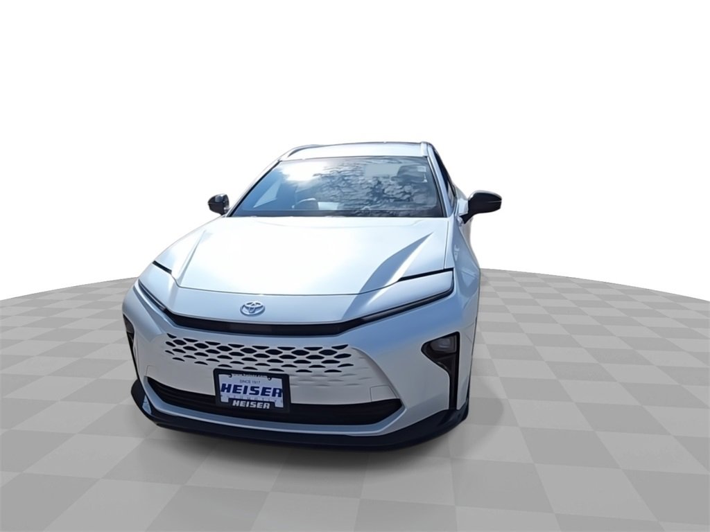 Used 2025 Toyota Crown Signia image 3