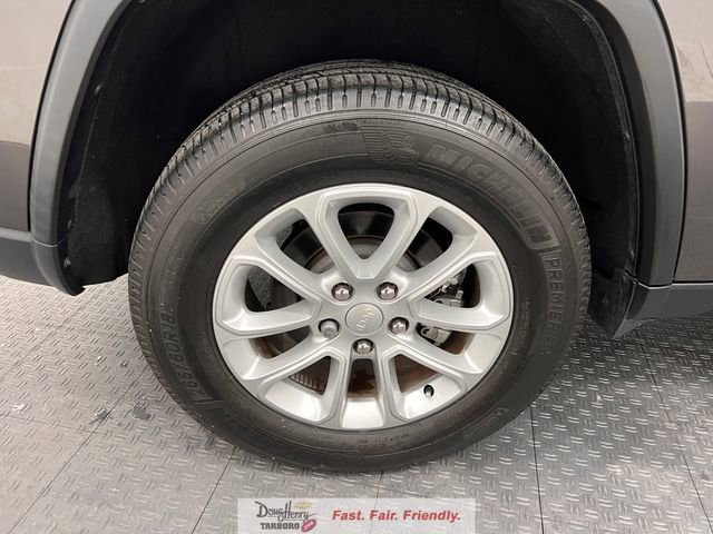 Used 2021 Jeep Grand Cherokee Laredo RWD image 18