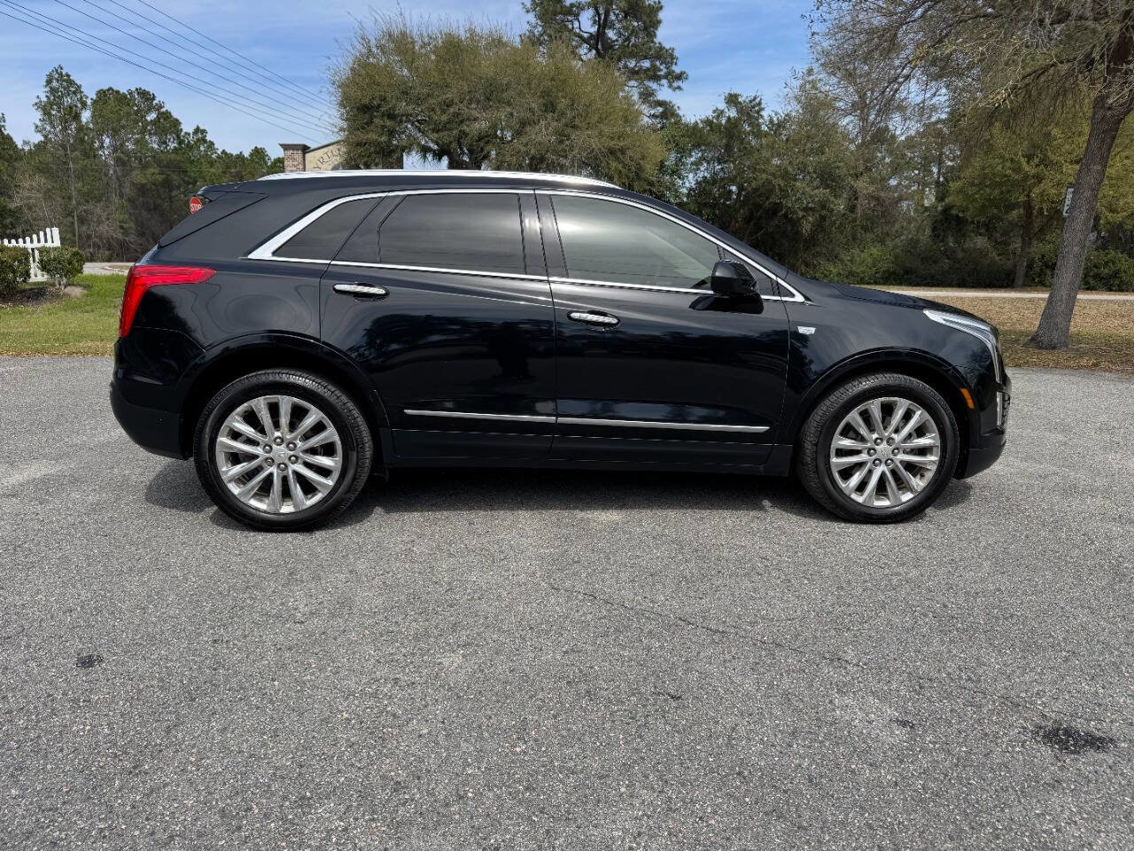 Used 2017 Cadillac XT5 Platinum image 7