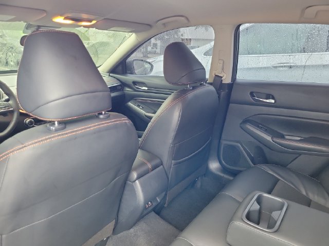 Used 2022 Nissan Altima 2.5 SR FWD image 11