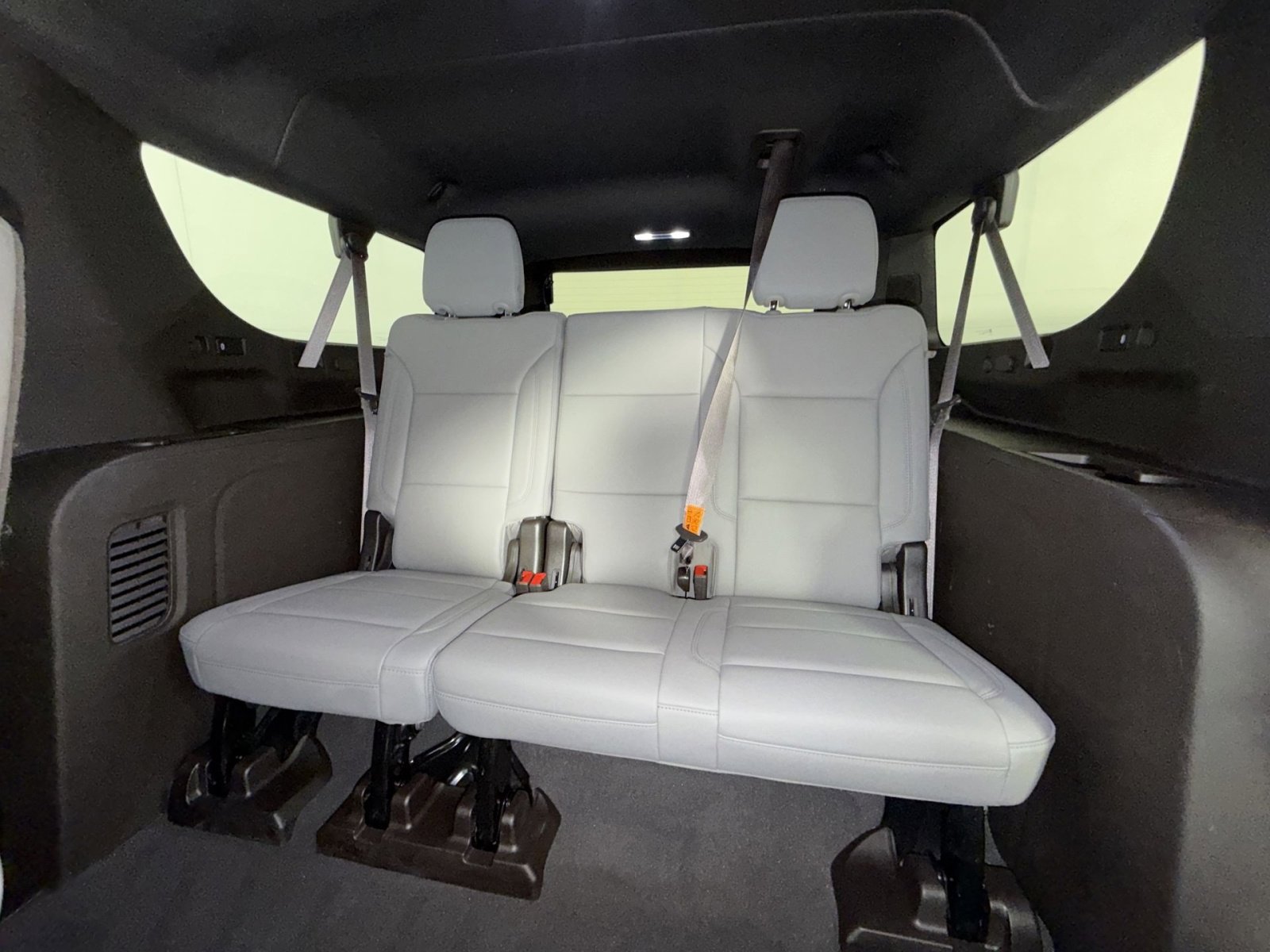 Used 2024 Chevrolet Suburban Z71 w/ Off-Road Capability Package image 25