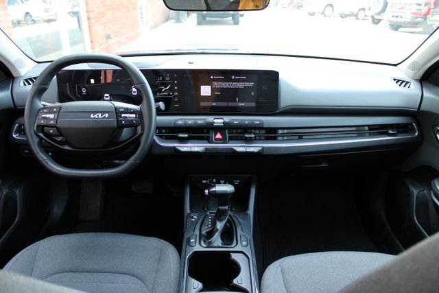 Used 2025 Kia K4 EX FWD image 33