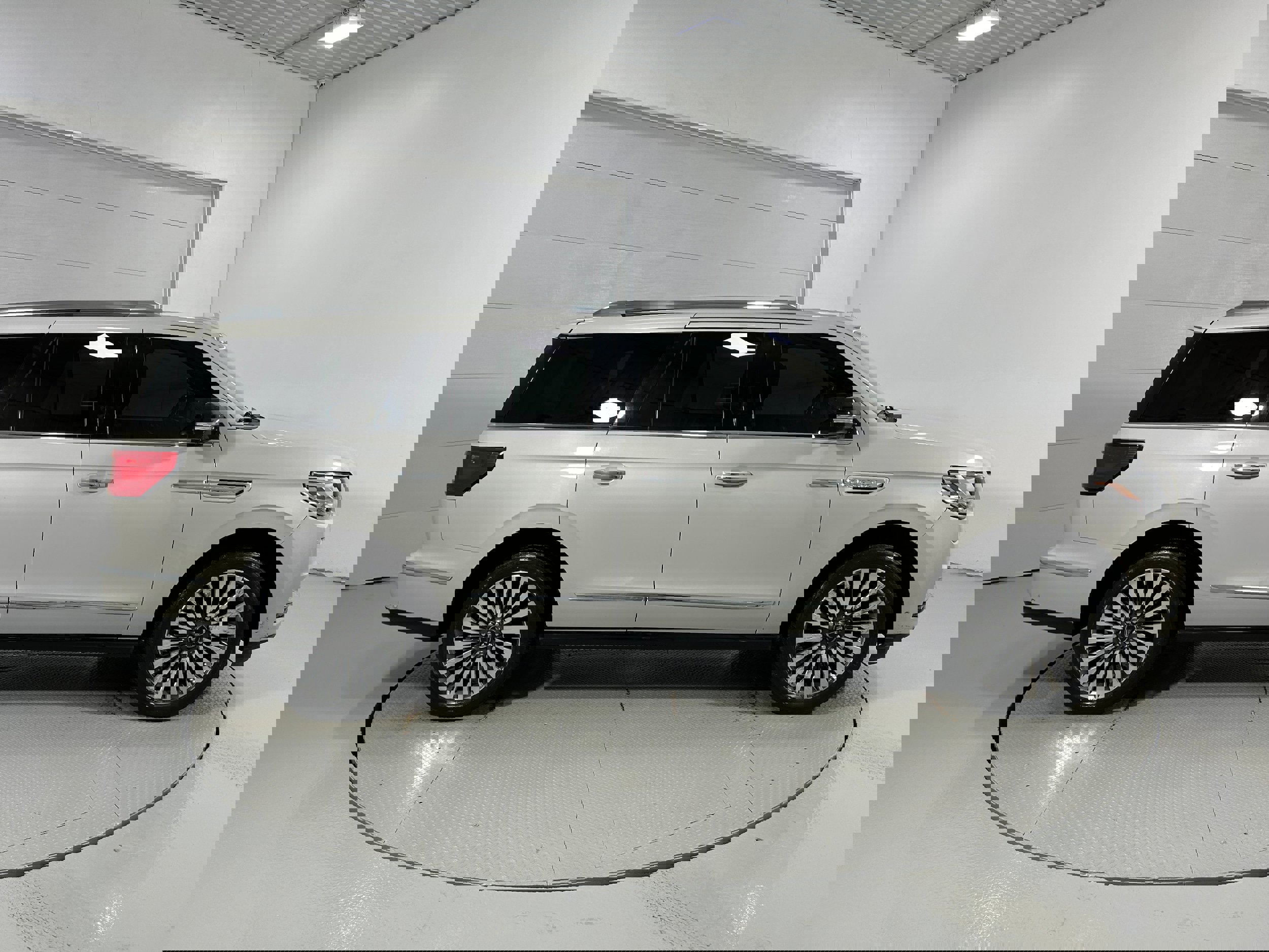 Used 2019 Lincoln Navigator Reserve image 42