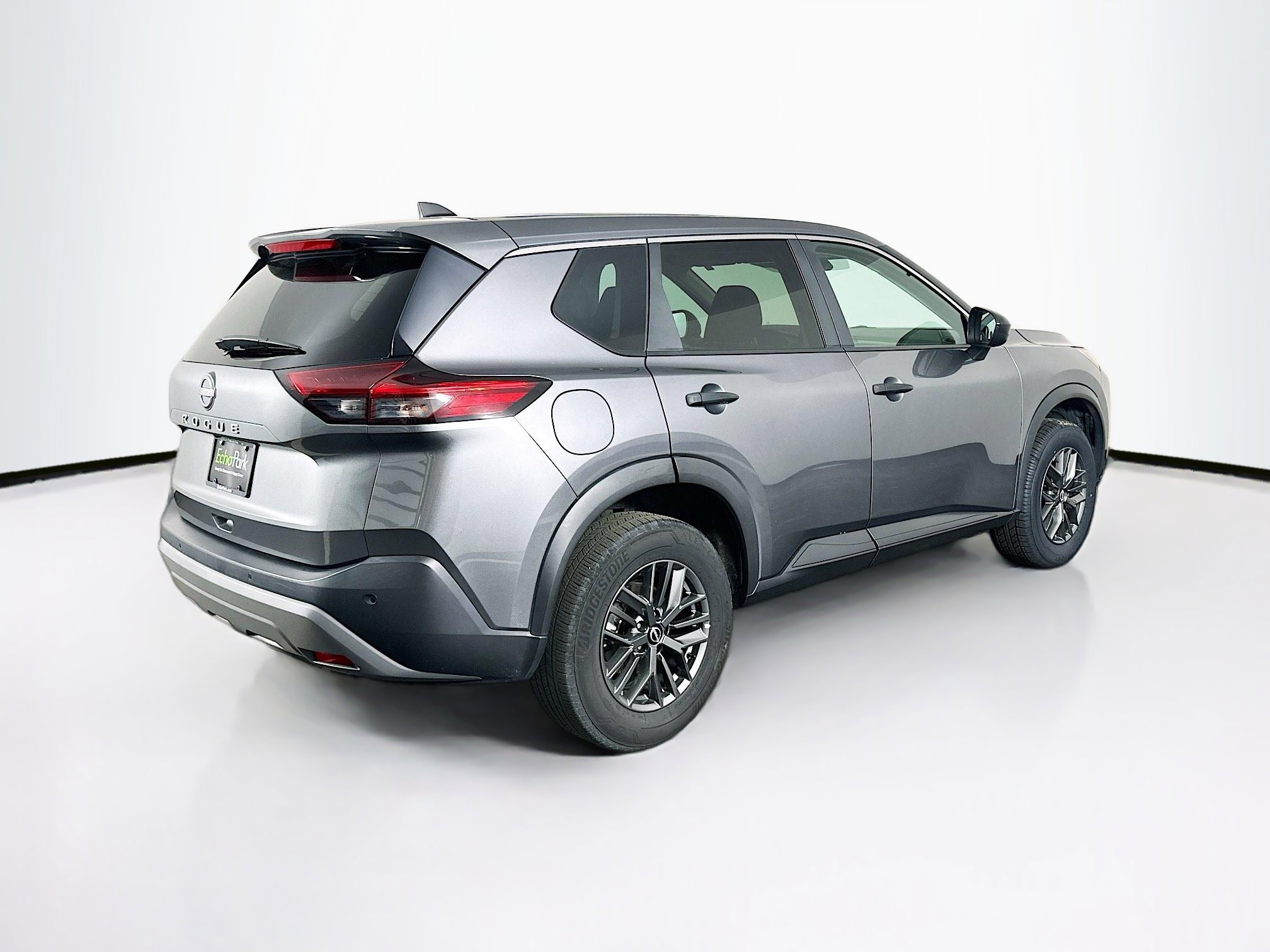 Used 2023 Nissan Rogue S image 9