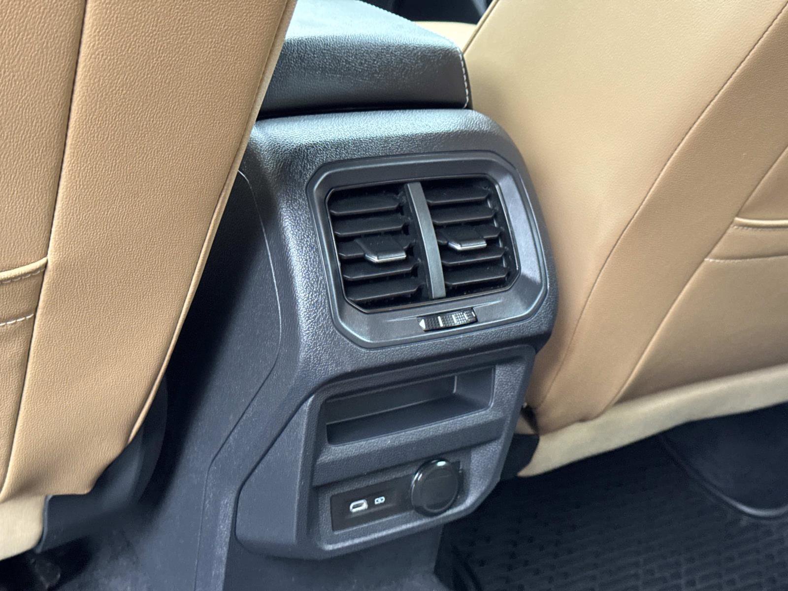 Certified 2022 Volkswagen Tiguan SE R-Line image 26