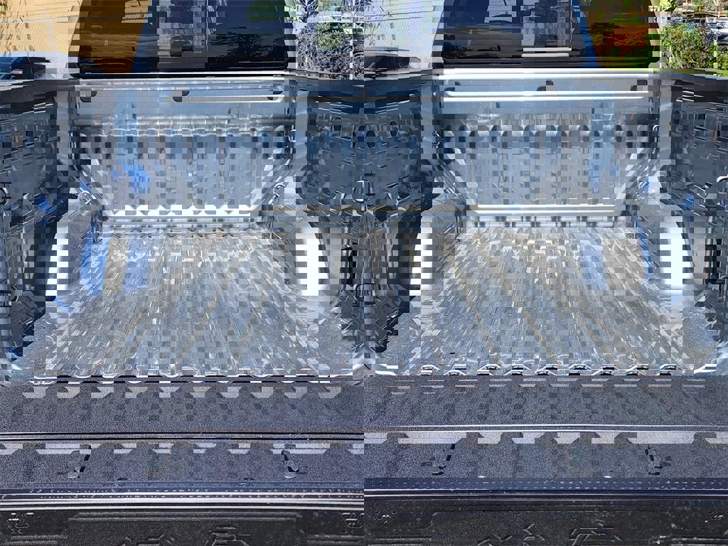 New 2025 GMC Canyon Elevation w/ Convenience Package image 21