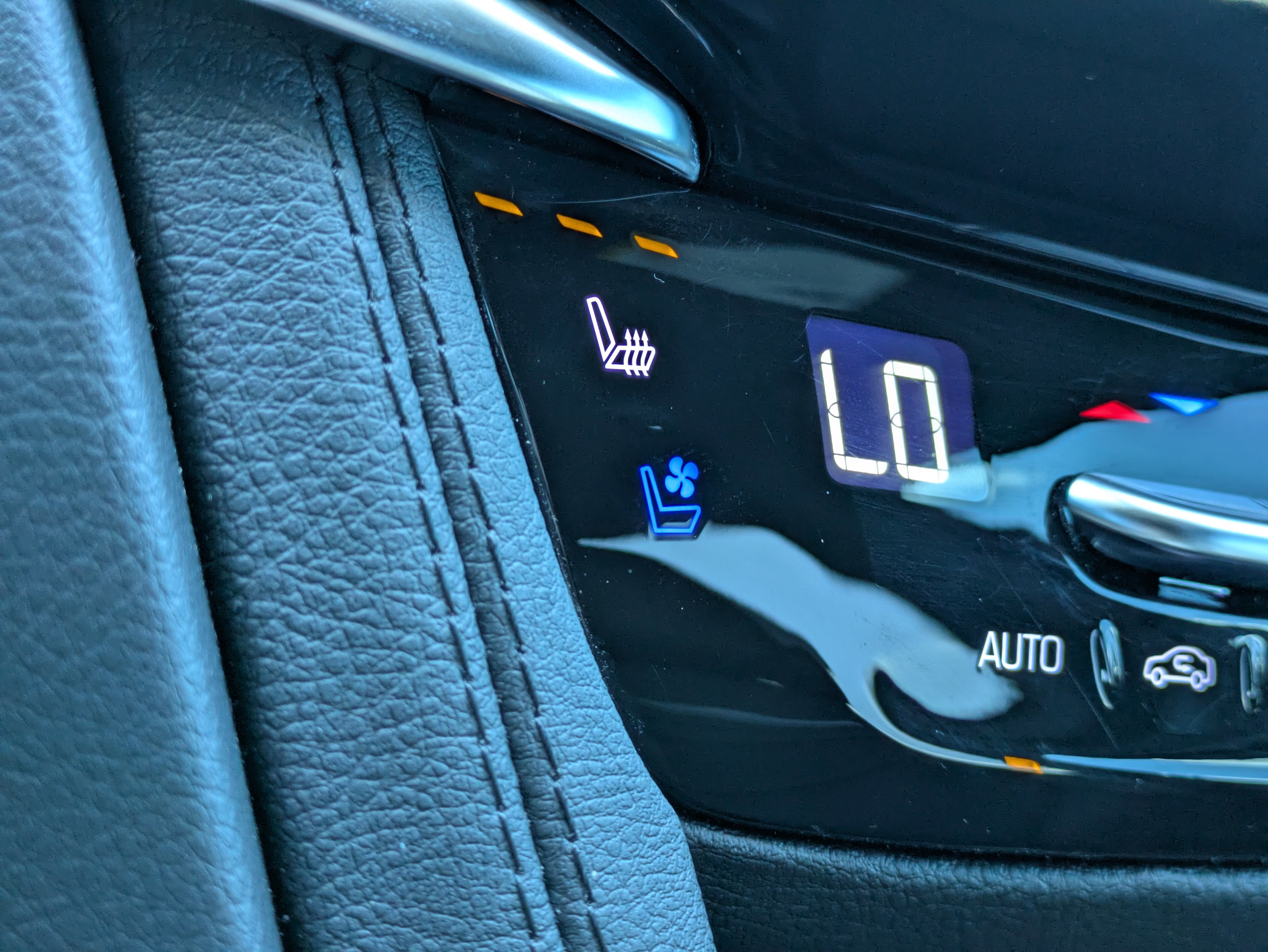 Certified 2025 Cadillac XT6 Sport w/ LPO, Floor Liner Package image 29