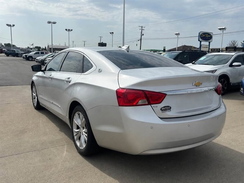 Used 2015 Chevrolet Impala LT w/ Power and Light Package FWD image 5