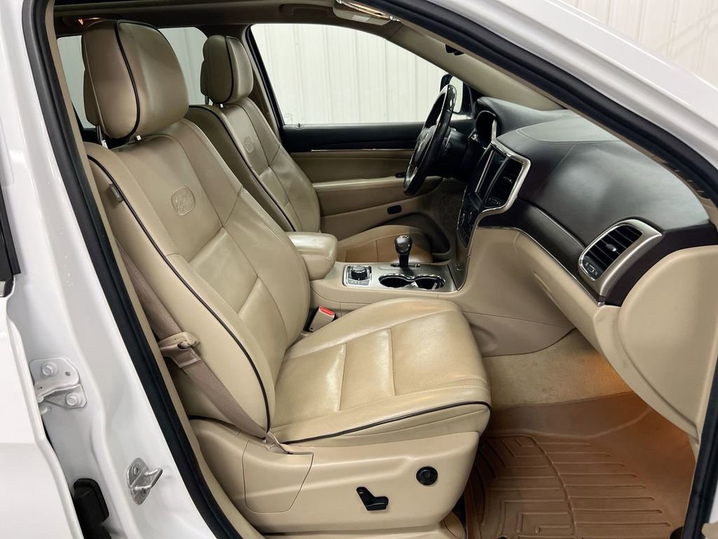 Used 2014 Jeep Grand Cherokee Overland w/ Advanced Technology Group image 23