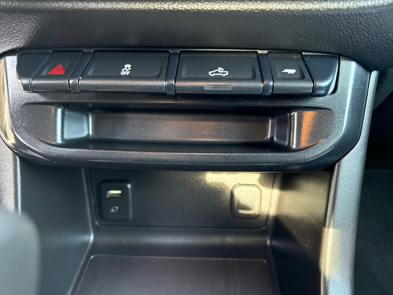 Used 2016 Chevrolet Colorado LT w/ LT Convenience Package image 20