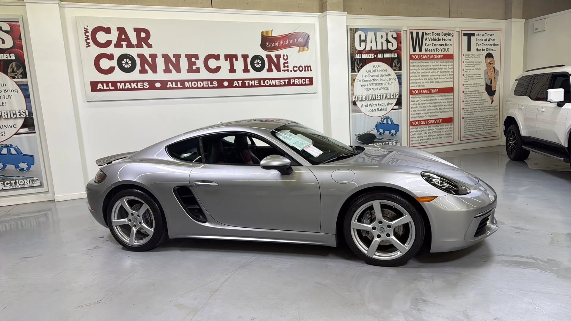 Used 2018 Porsche 718 Cayman image 9