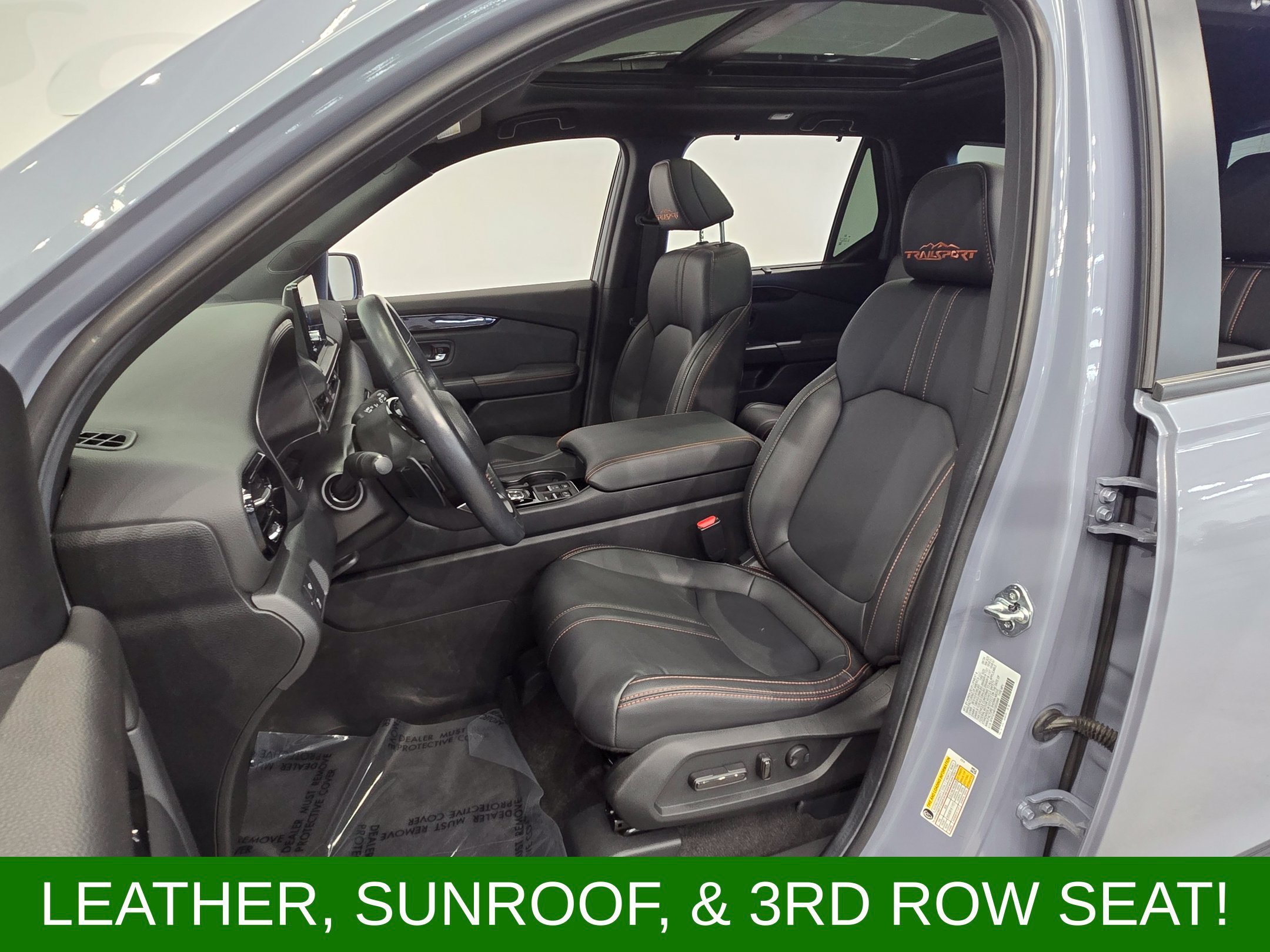 Used 2025 Honda Pilot TrailSport image 13