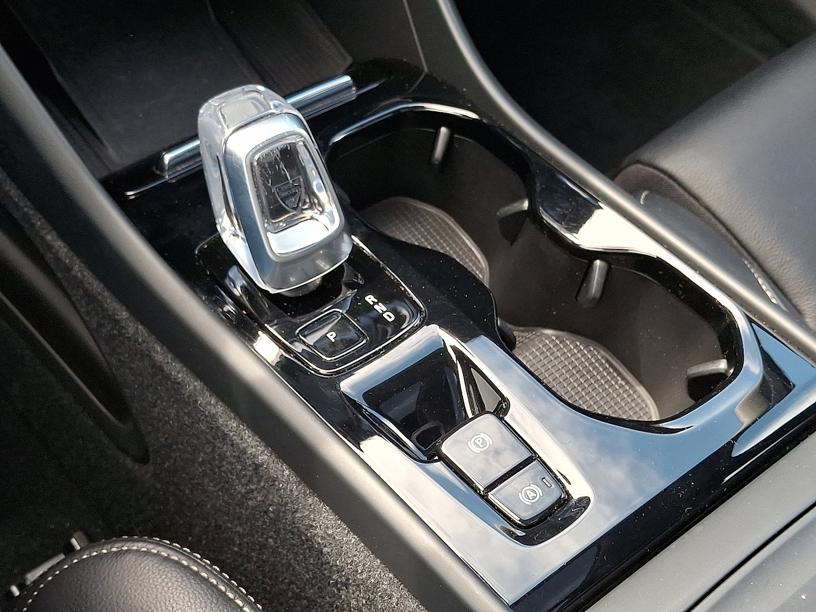 Used 2023 Volvo XC40 B5 Plus w/ Climate Package AWD/4WD image 16