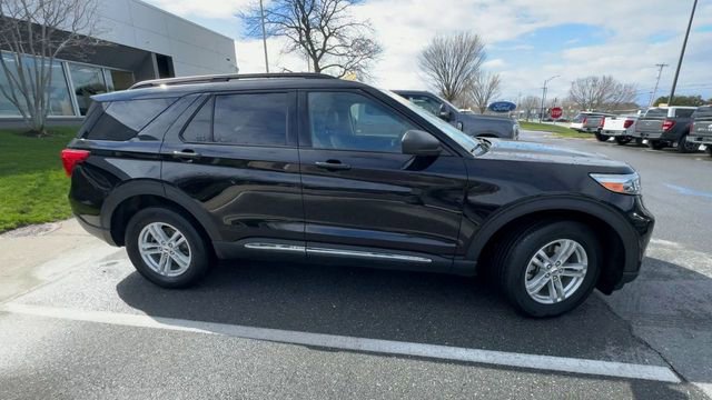 Used 2023 Ford Explorer XLT w/ Equipment Group 202A AWD/4WD image 9