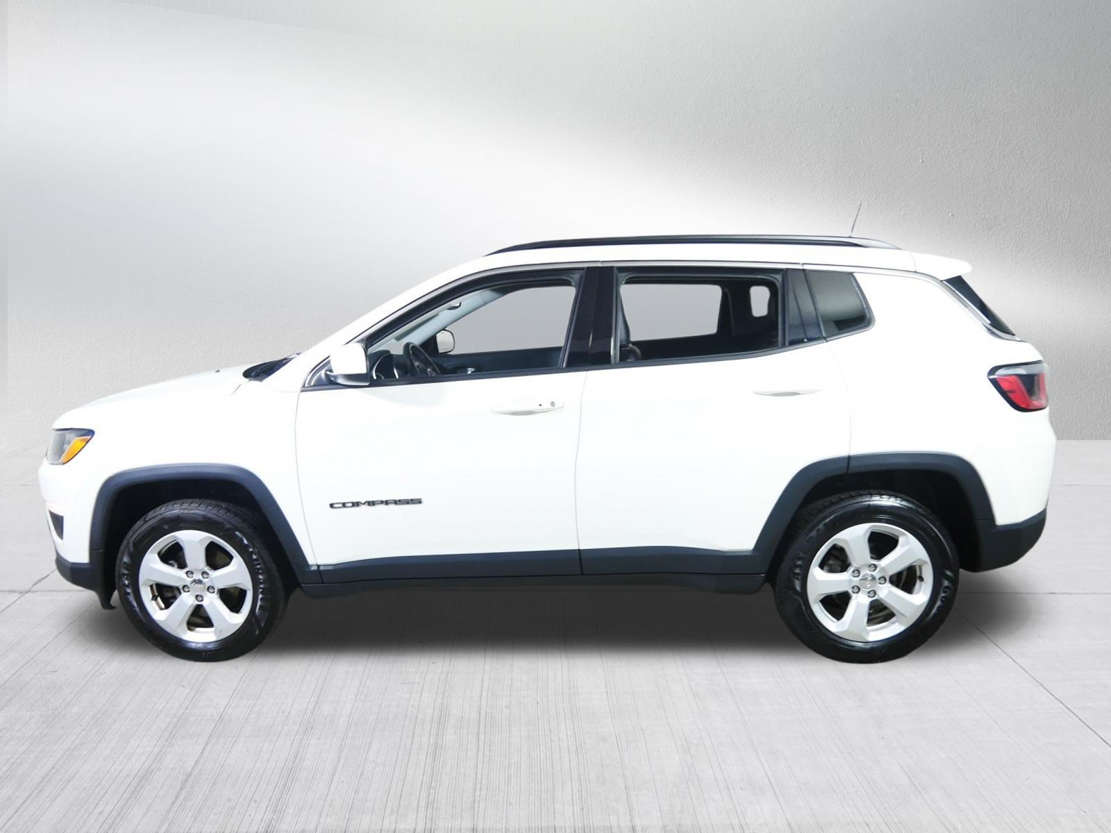 Used 2018 Jeep Compass Latitude w/ Popular Equipment Group AWD/4WD image 4