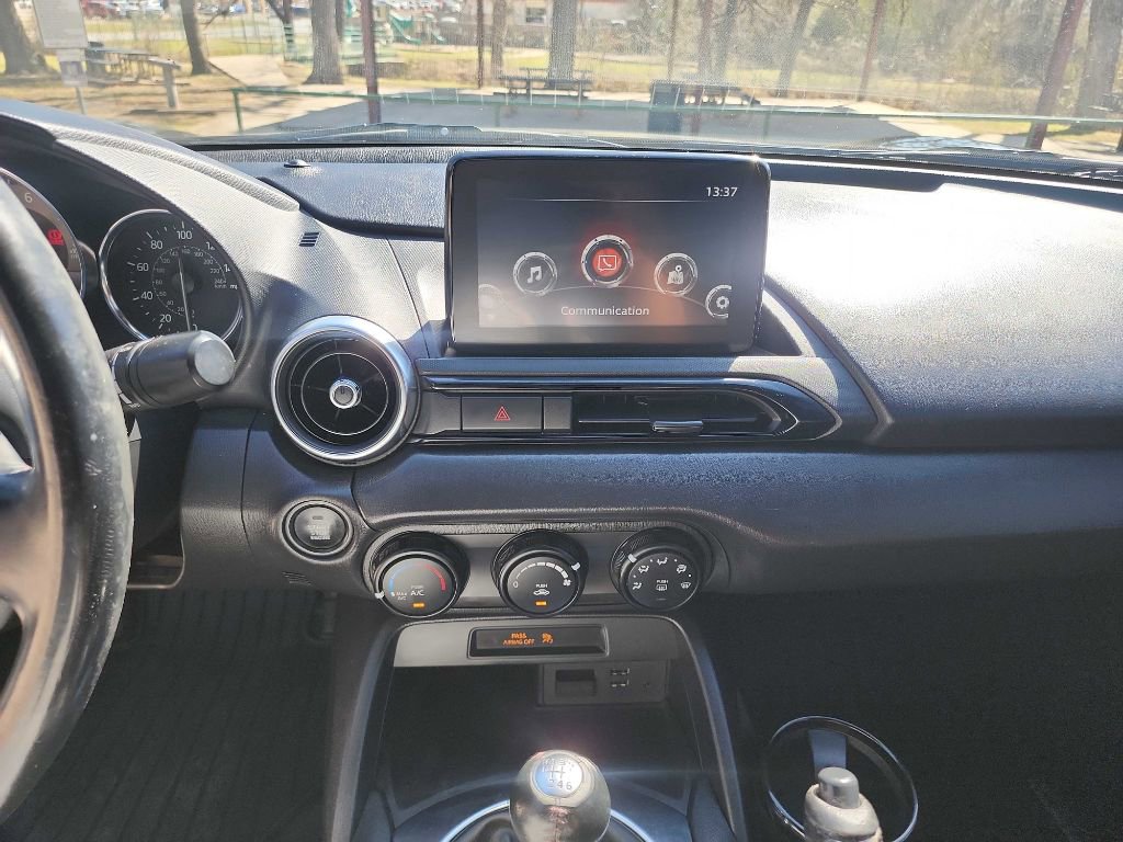 Used 2019 MAZDA MX-5 Miata Sport image 18