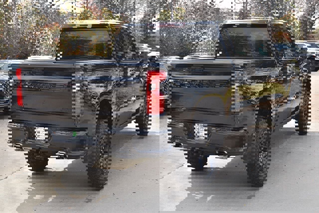 Used 2025 Chevrolet Silverado 1500 Custom Trail Boss w/ Midnight Edition image 8