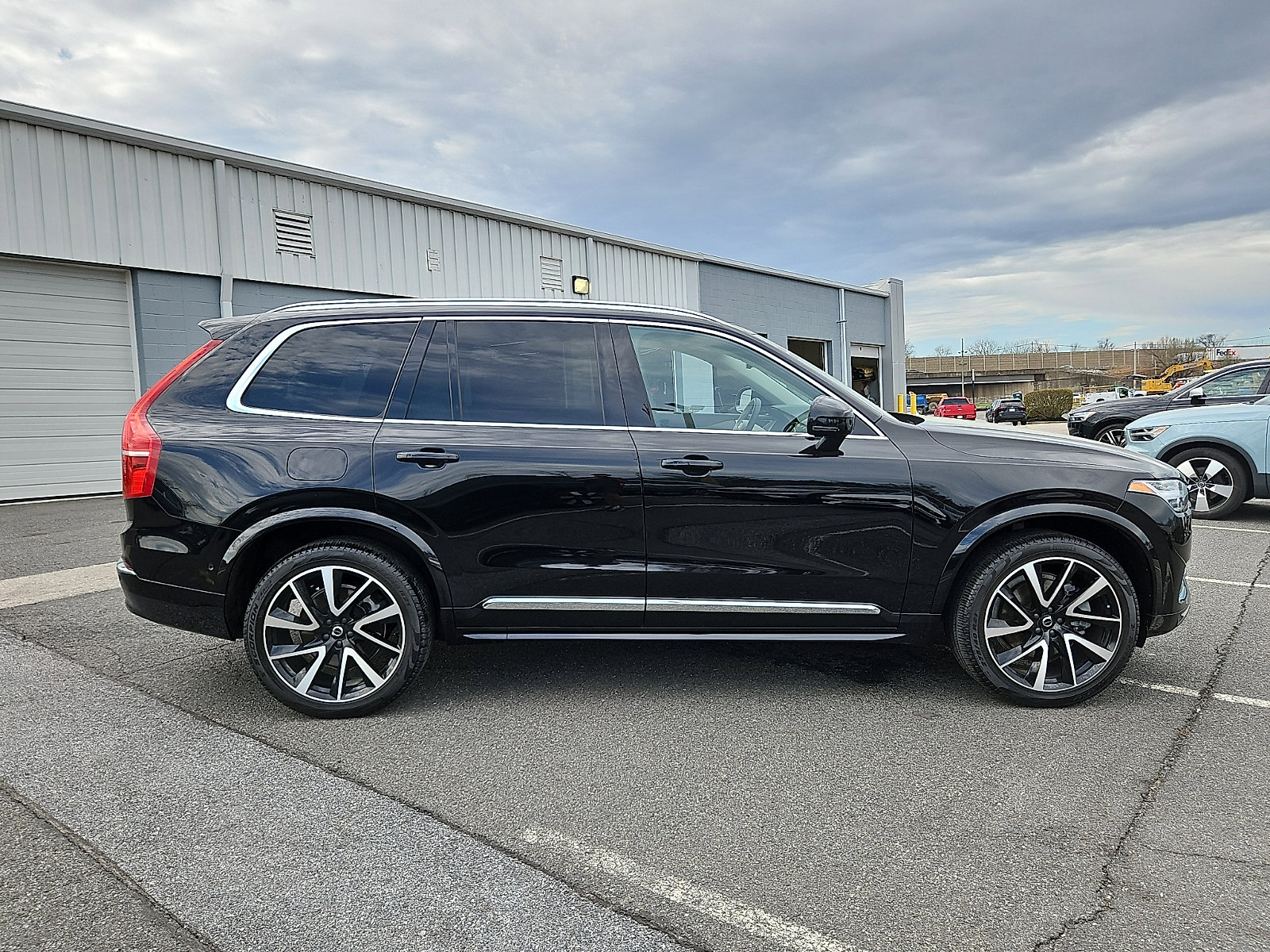 Certified 2023 Volvo XC90 B5 Plus w/ Protection Package Premier image 7