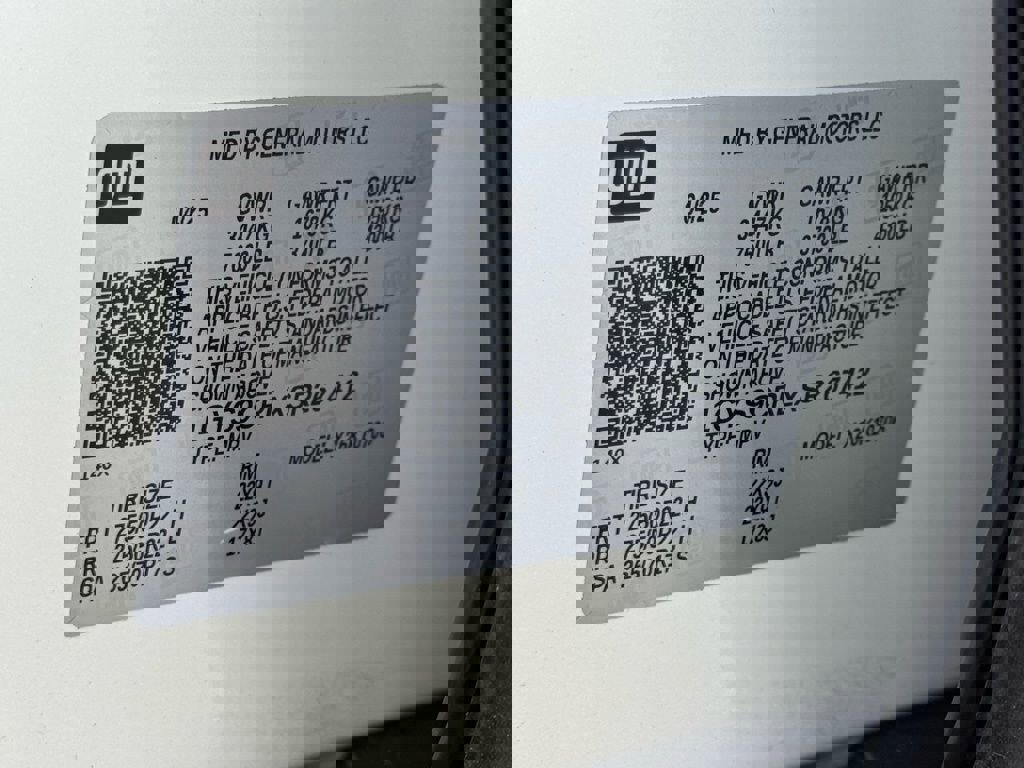 Certified 2025 Cadillac Escalade Premium Luxury w/ Touring Package image 21