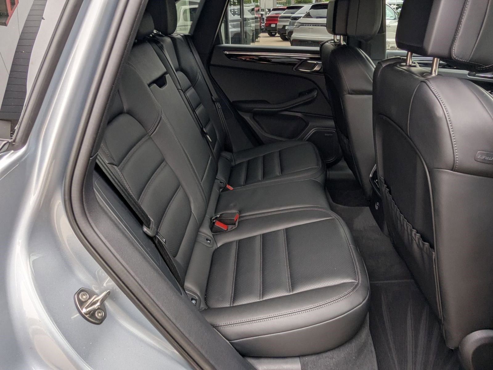 Certified 2026 Porsche Macan AWD/4WD image 24