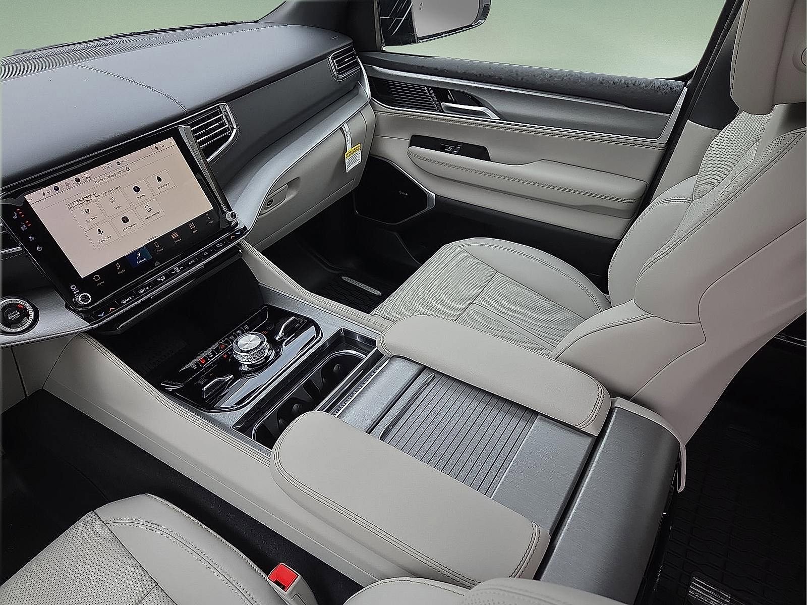 New 2026 Jeep Grand Wagoneer L Limited AWD/4WD image 12