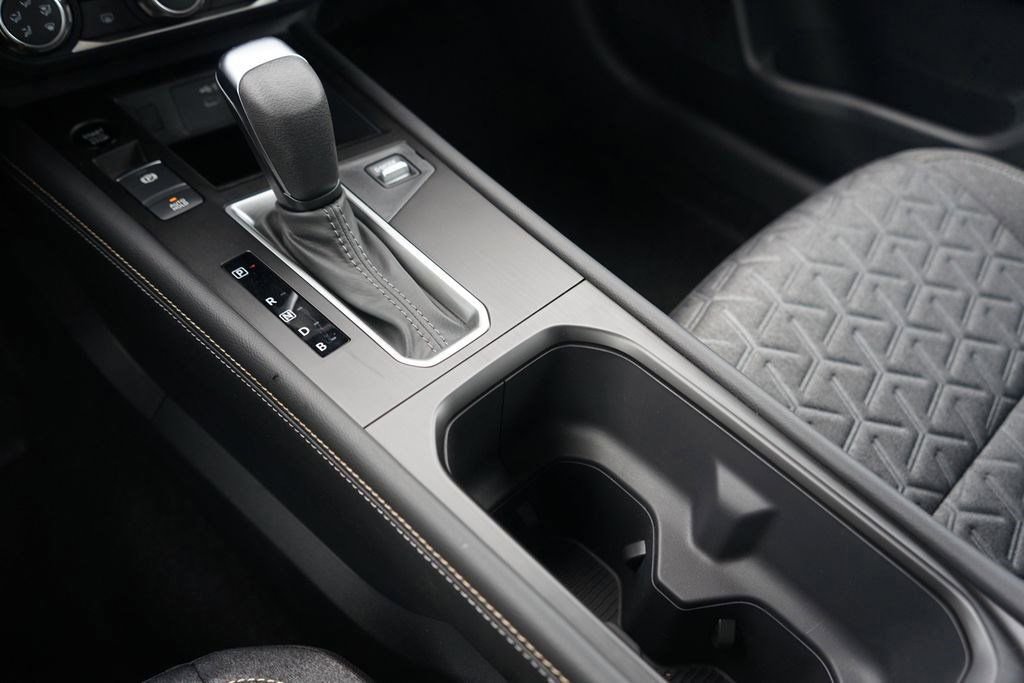 Used 2025 Nissan Kicks SV image 21