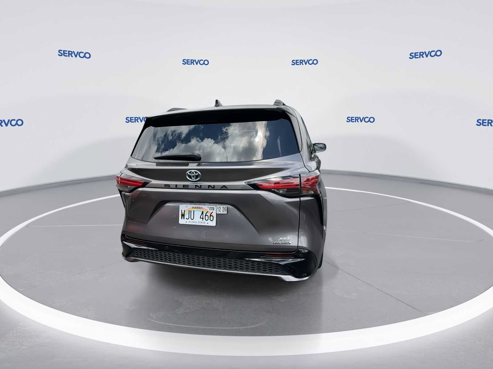 Used 2022 Toyota Sienna XSE FWD image 7
