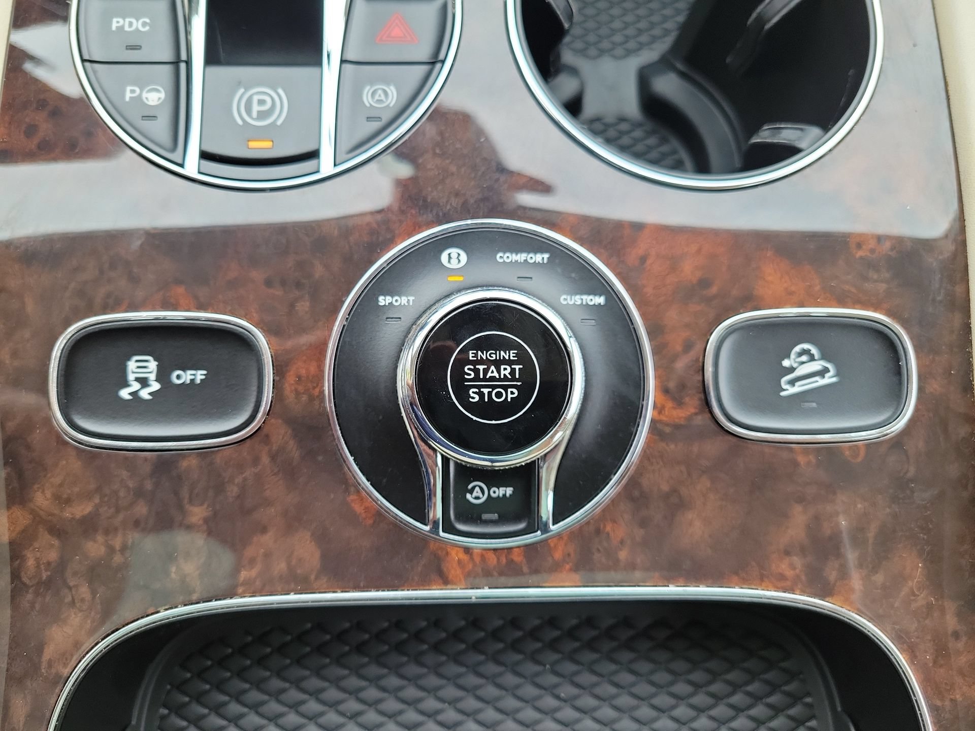Certified 2022 Bentley Bentayga AWD/4WD image 50